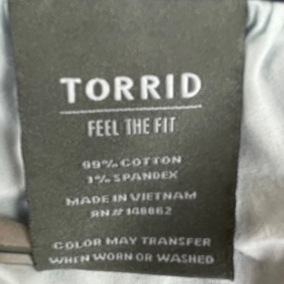 Torrid Cropped Jeans size 18R Medium Wash - Picture 10 of 11